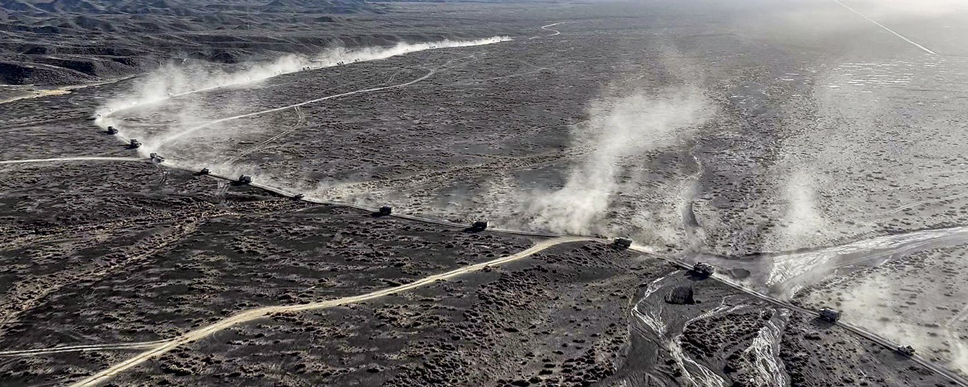 新疆軍區(qū)某部組織射擊訓(xùn)練